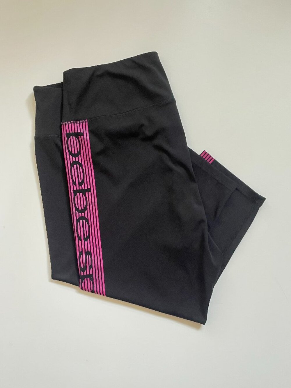 BEBE Sport Capri leggings with elastic waist (actual size 1X)